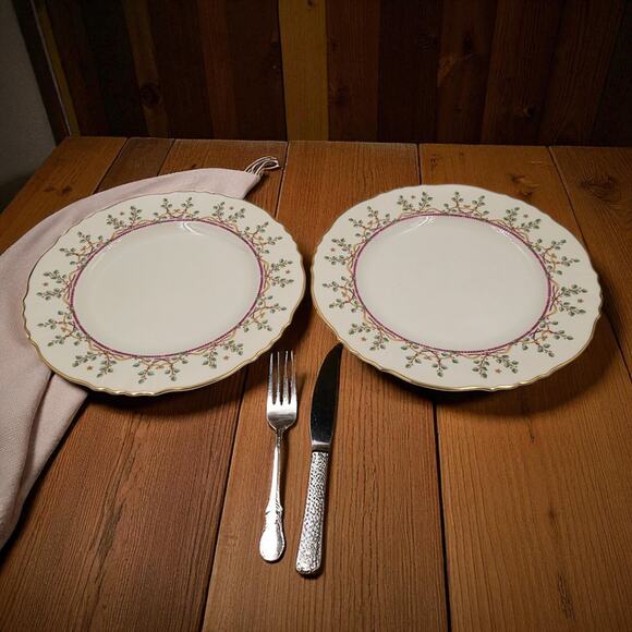 Syracuse Pendleton Federal Shape 10" Dinner Plates Gold Trim 1949-1966 Set of 2 - Picture 1 of 9